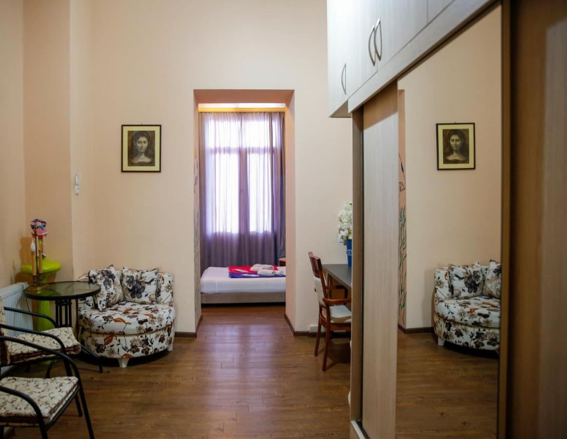 Apartment On Chubinashvili 30 Тбилиси Екстериор снимка