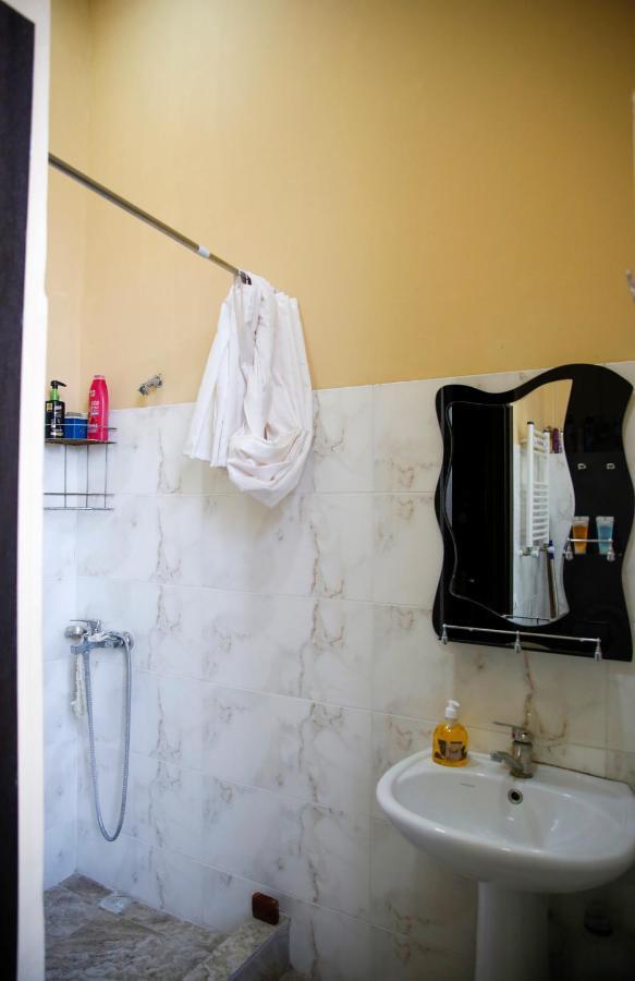 Apartment On Chubinashvili 30 Тбилиси Екстериор снимка